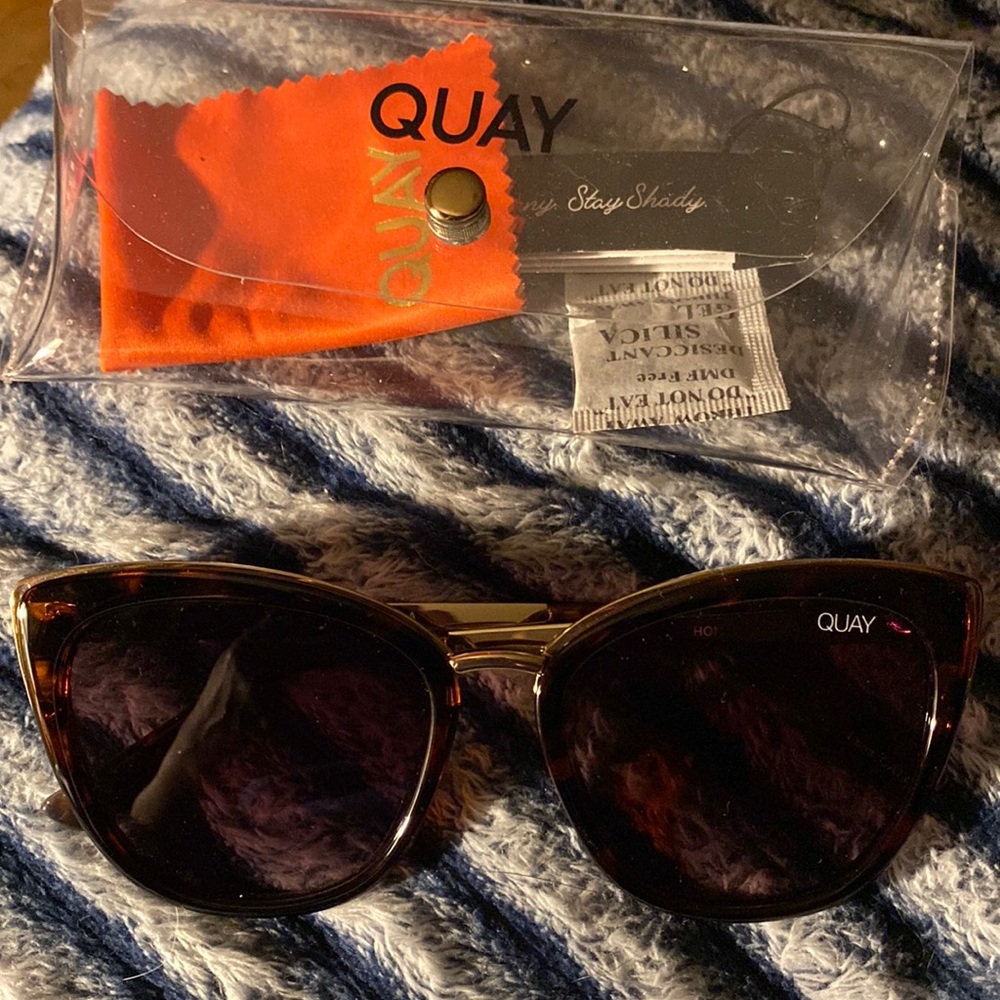 Quay sunglasses 🕶